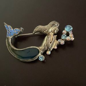 Mermaid pin beautiful brooch with stones NWOT